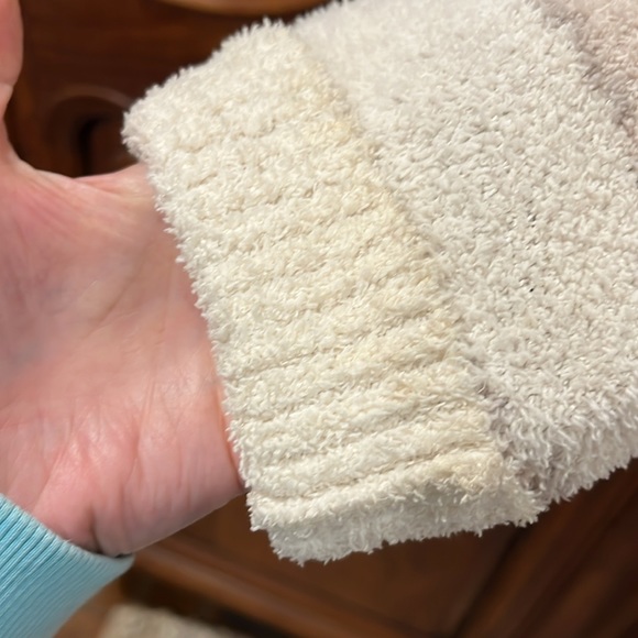 Barefoot Dreams sweater - Picture 7 of 8